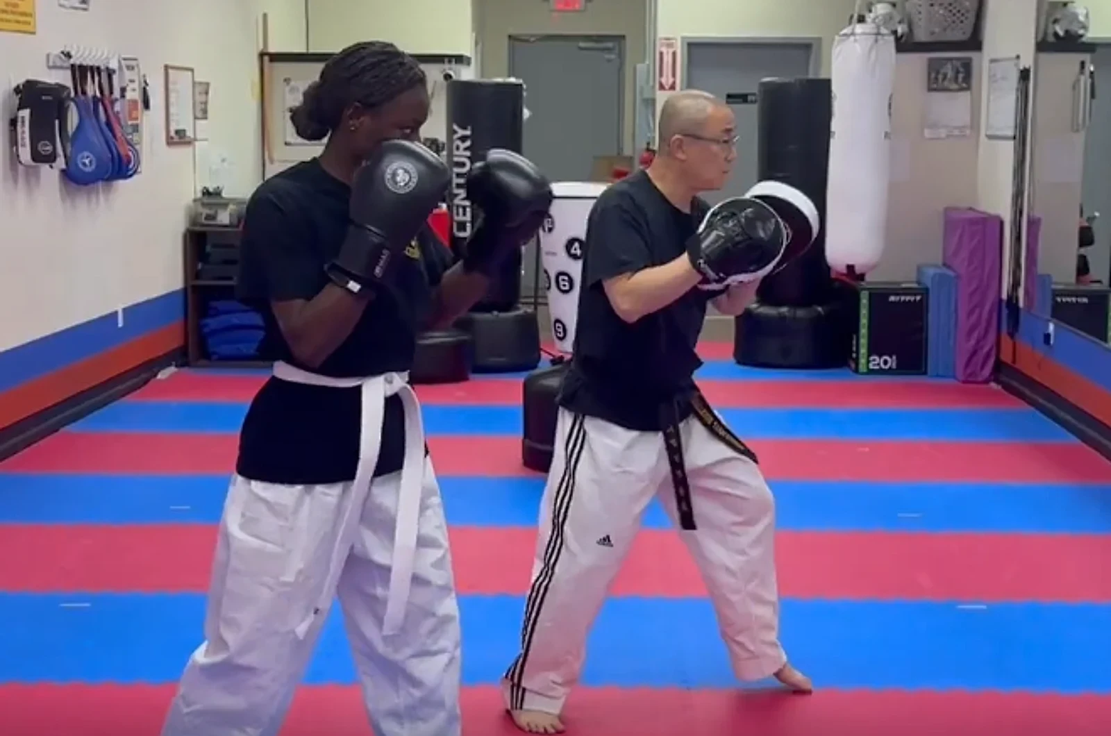 Taekwondo class at Challenge TaeKwonDo